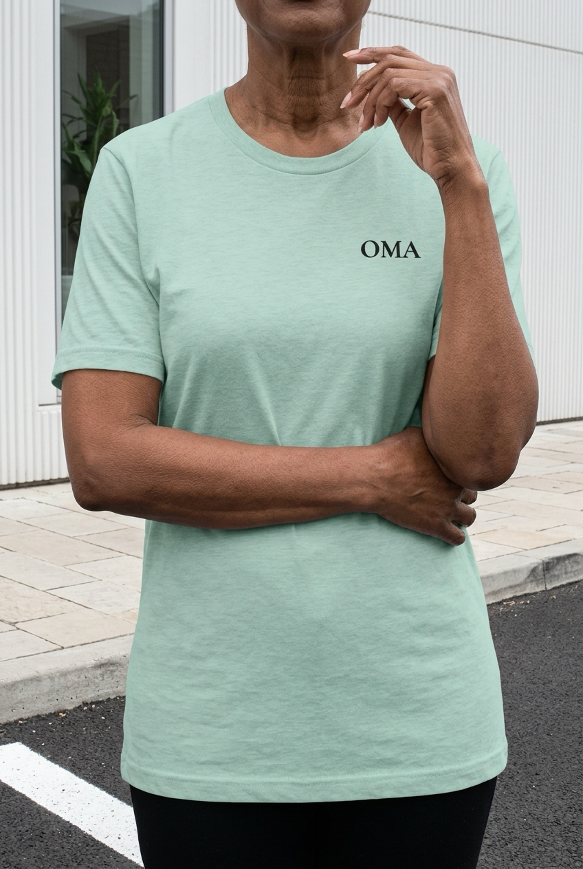 OMA Shirt – schwarz bestickt