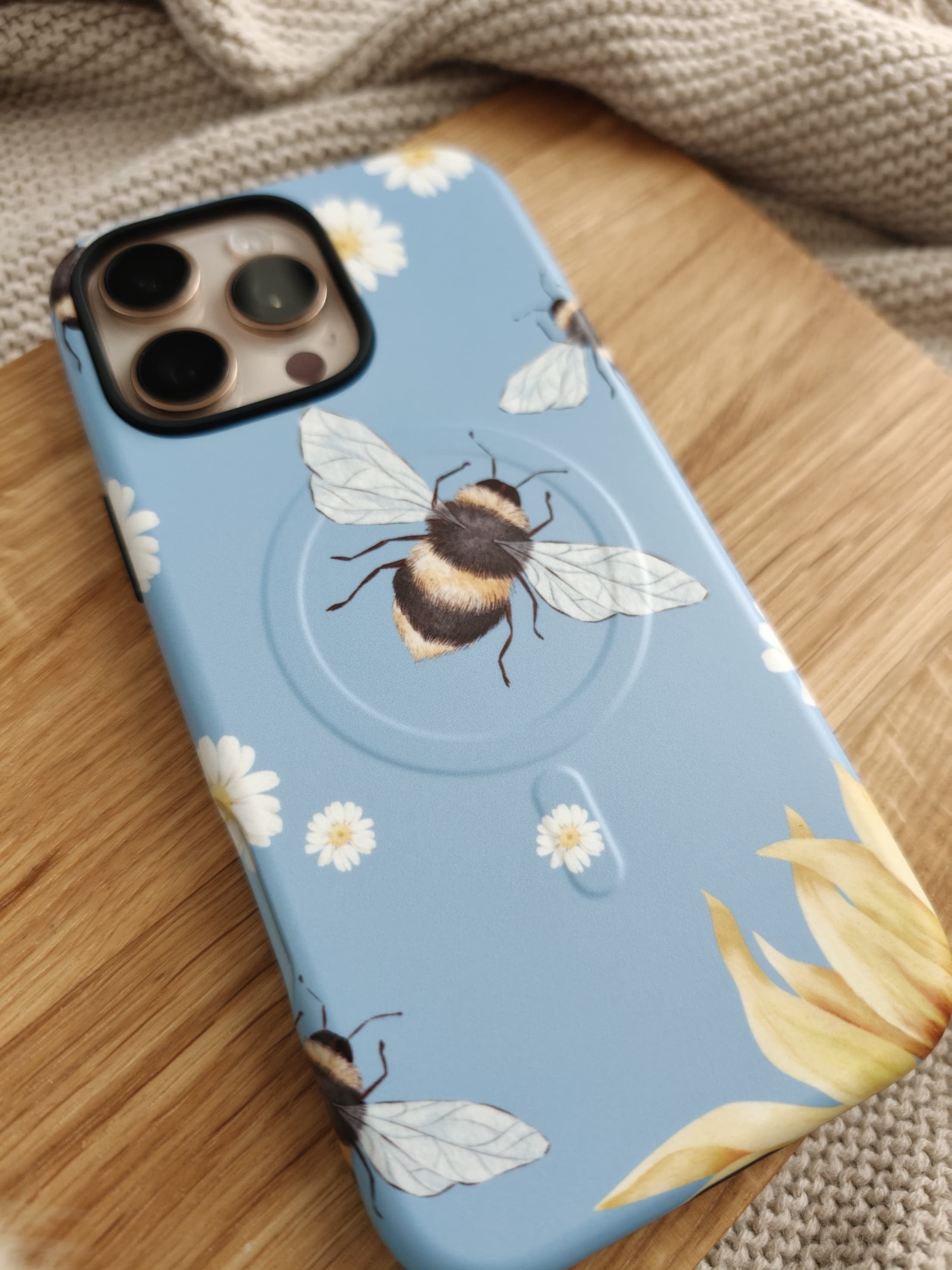 Bee Garden iPhone MagSafe Hülle